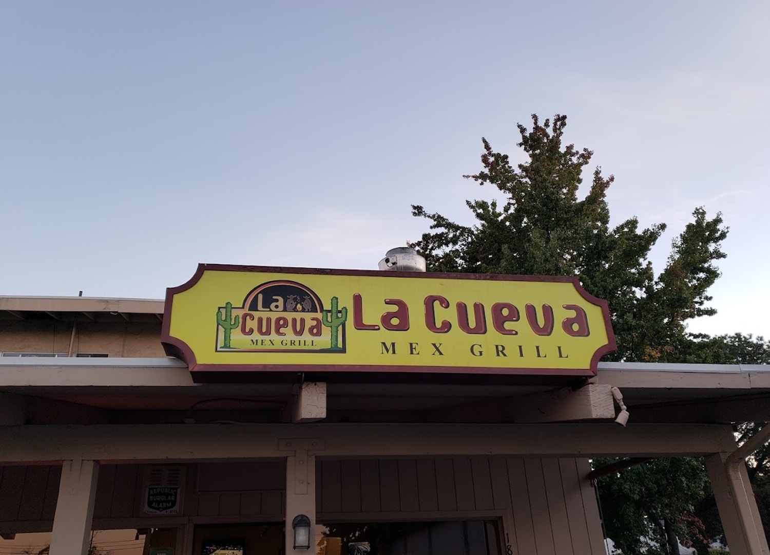 La Cueva Mex Grill