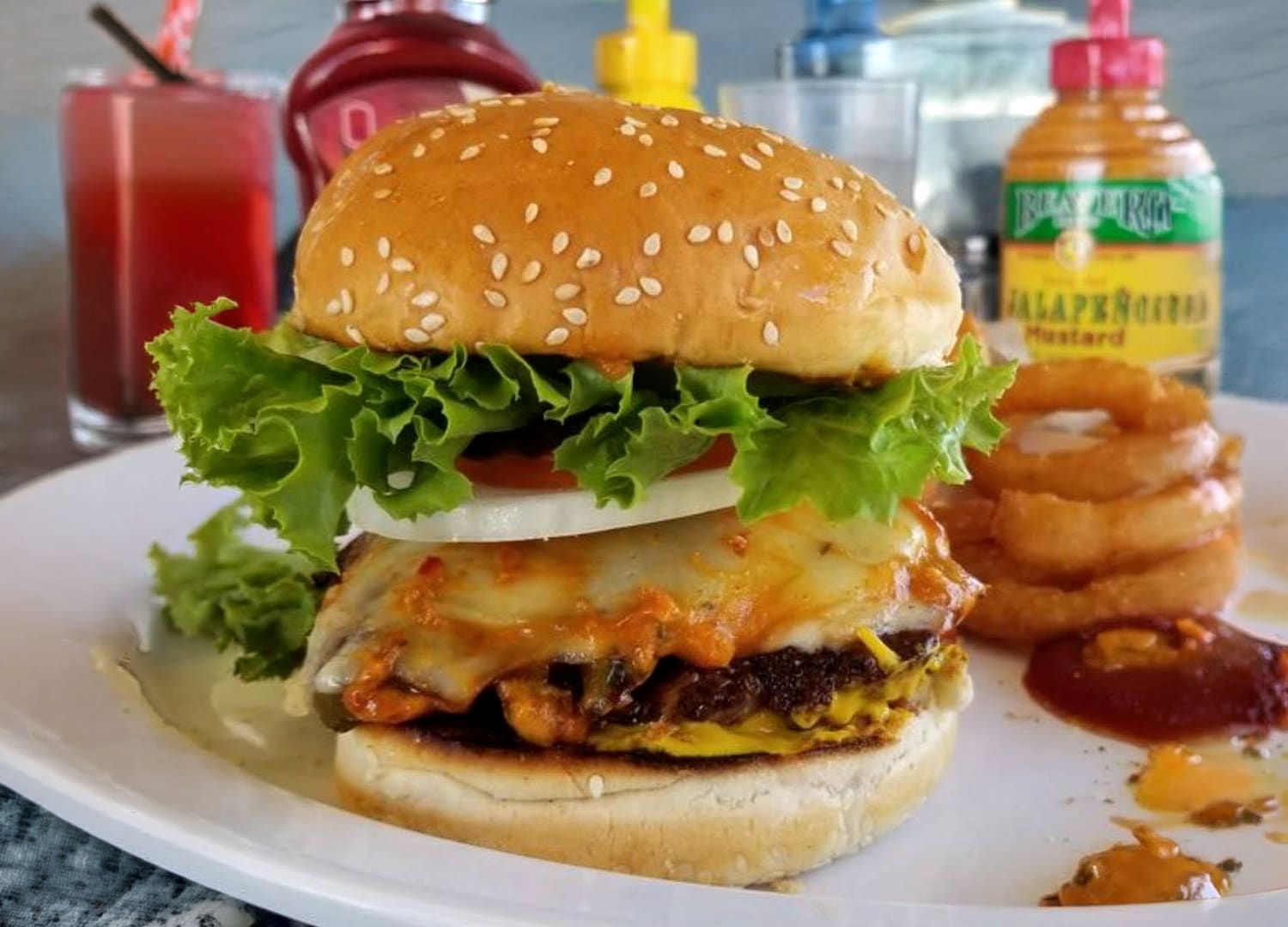 Photo 1 of 4: Ozzie's Grill