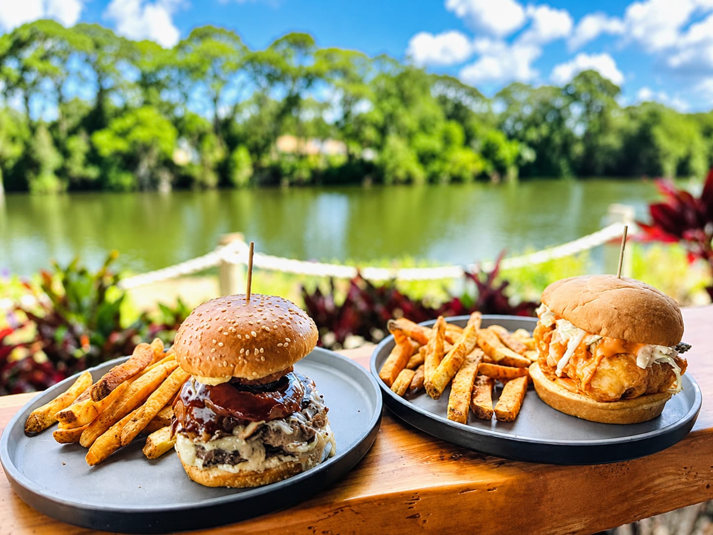 Dolphins Waterfront Bar & Grill at Cape Crossings