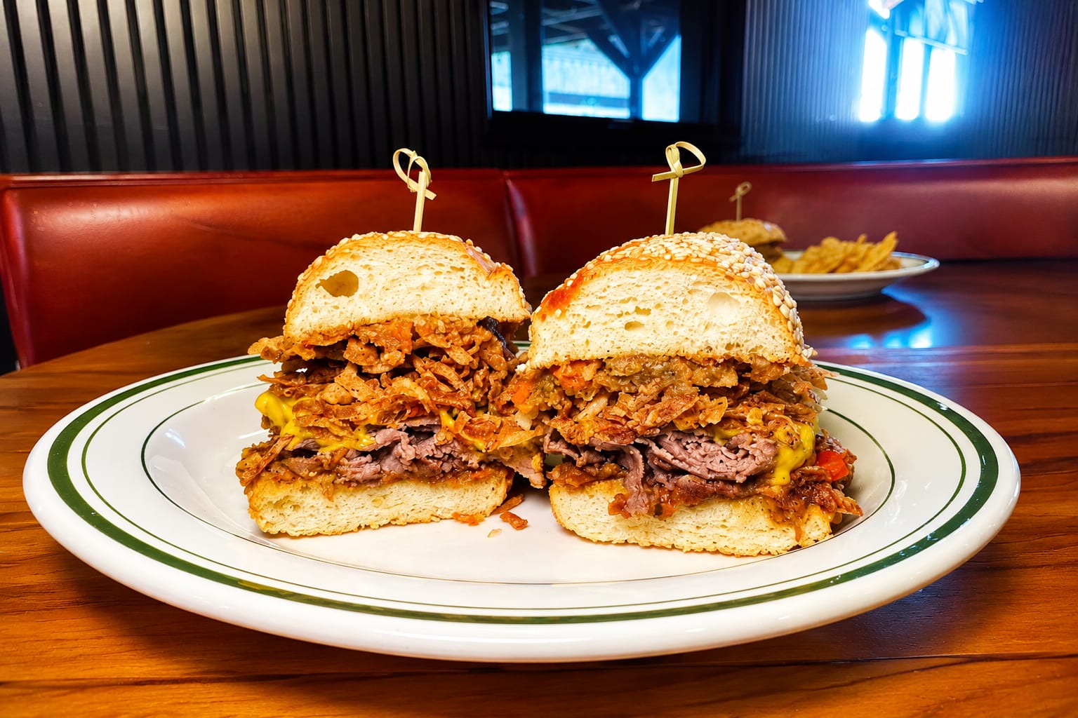Mac's Tavern