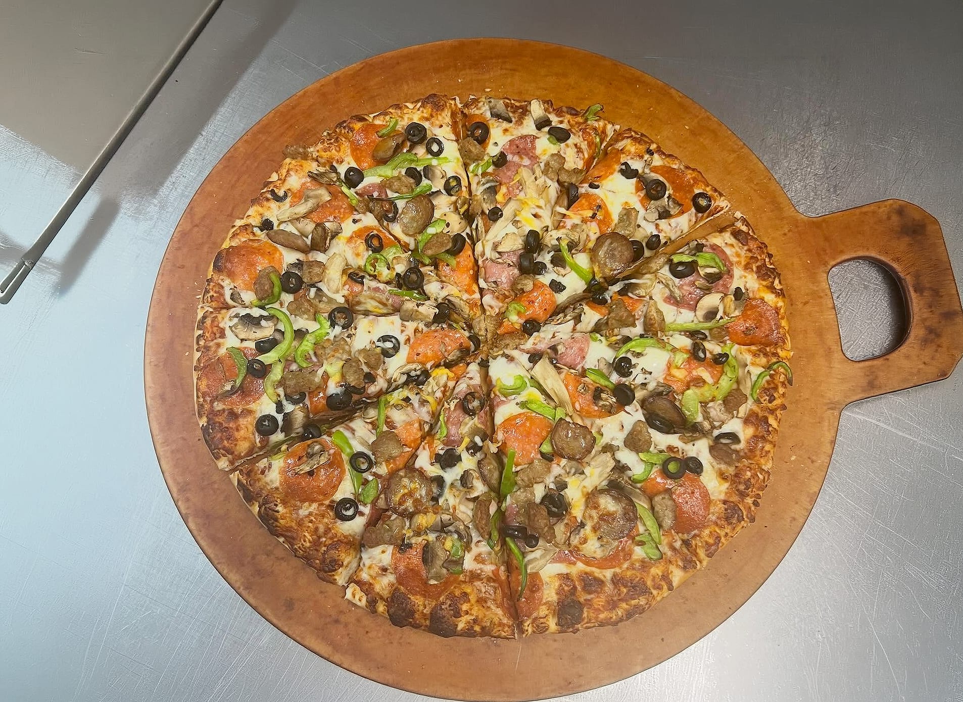 Straw Hat Pizza - Visalia