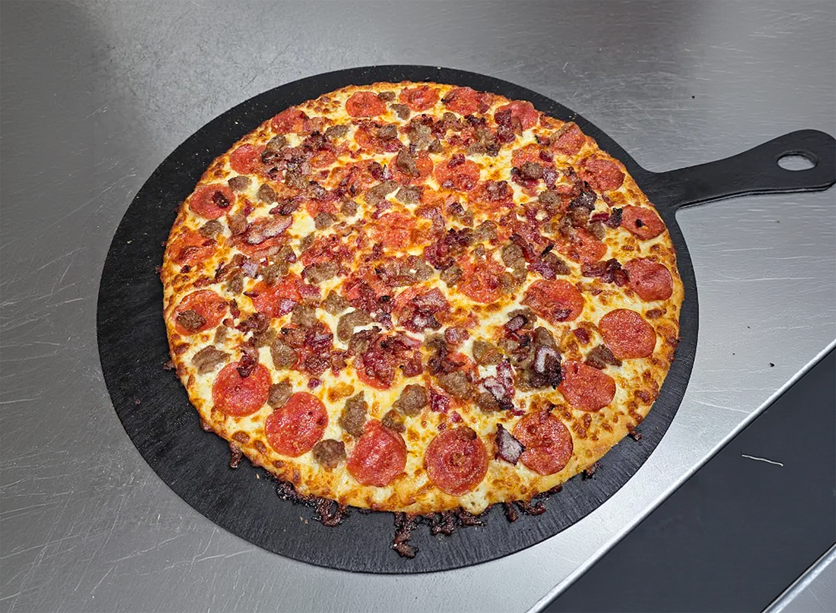 Straw Hat Pizza - Bakersfield (Ashe)