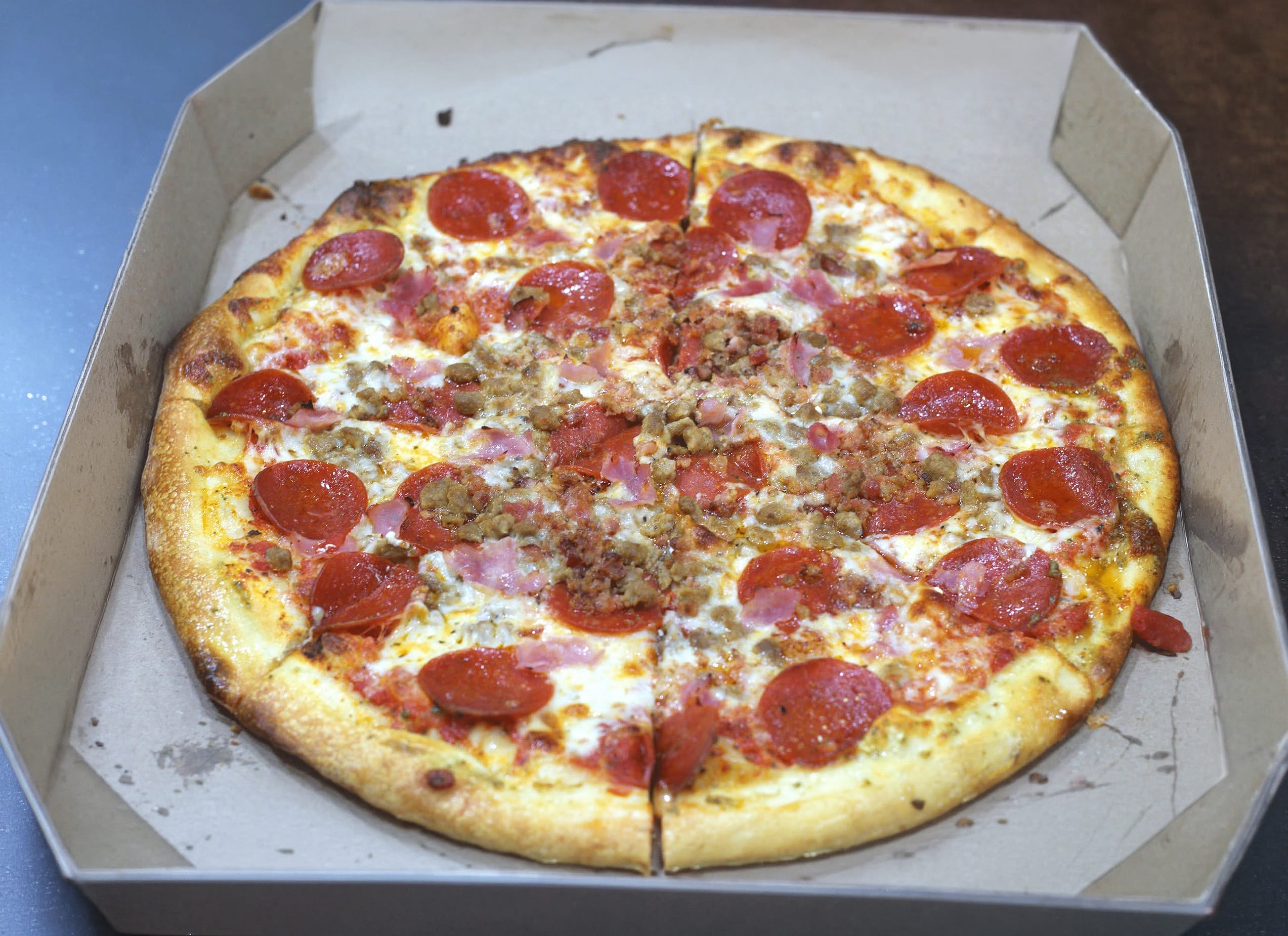 Saruzzo's New York Pizzeria