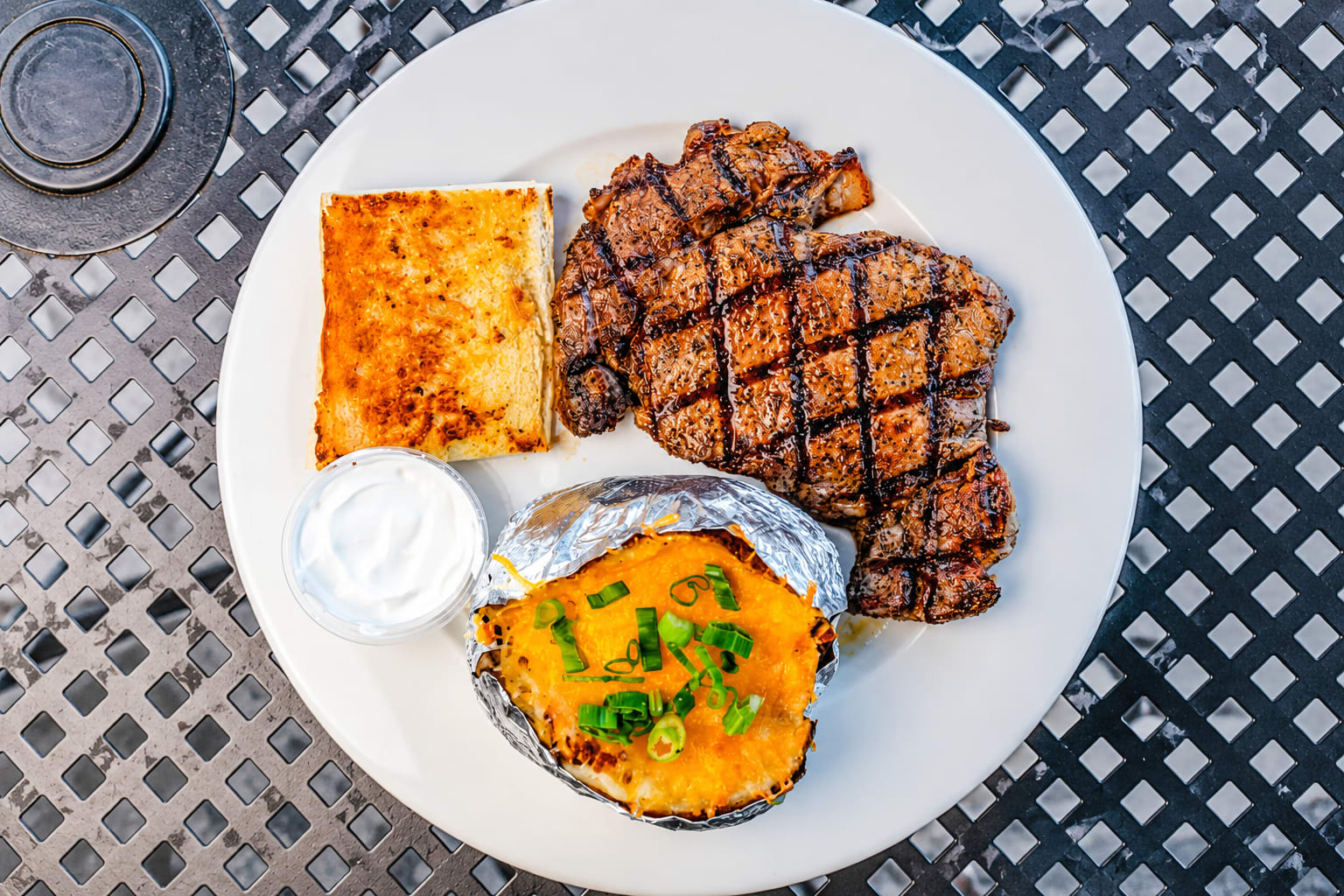 Duffer's Bar & Grill