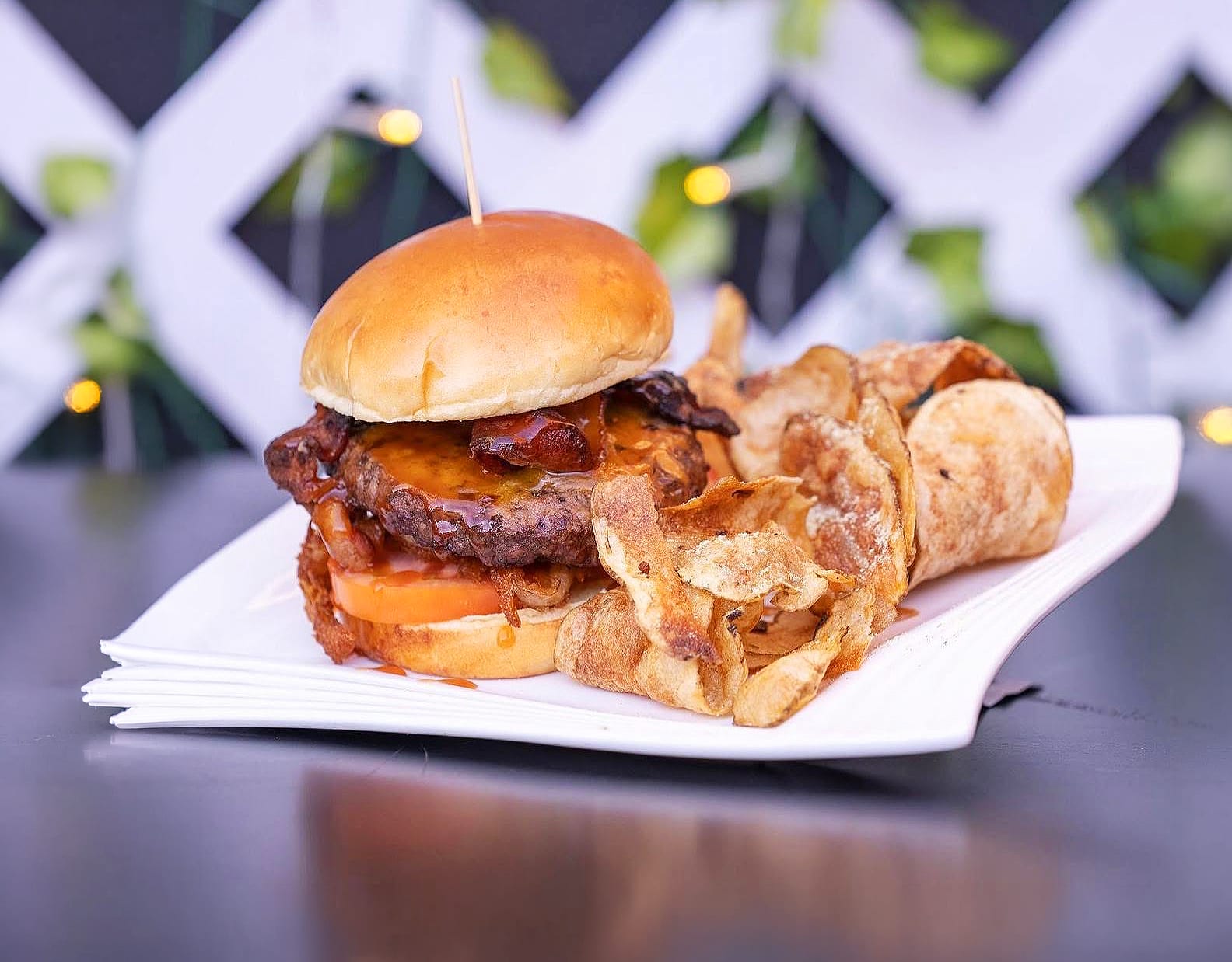 The Hive Tavern & Eatery