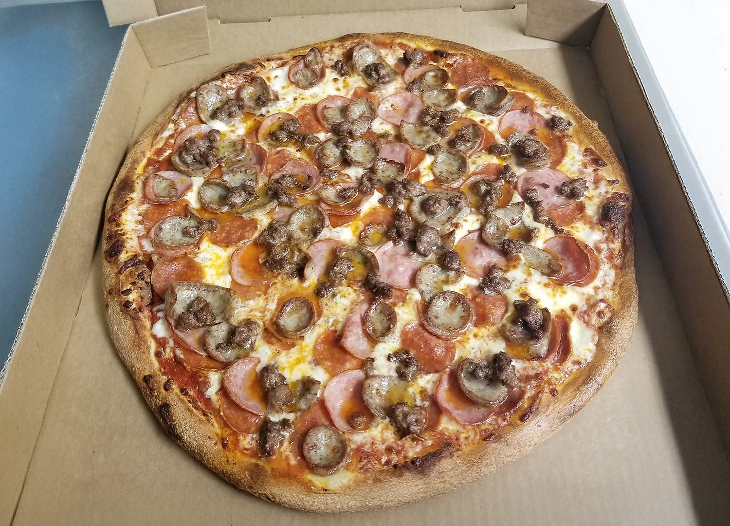 Jonuzi's Pizza