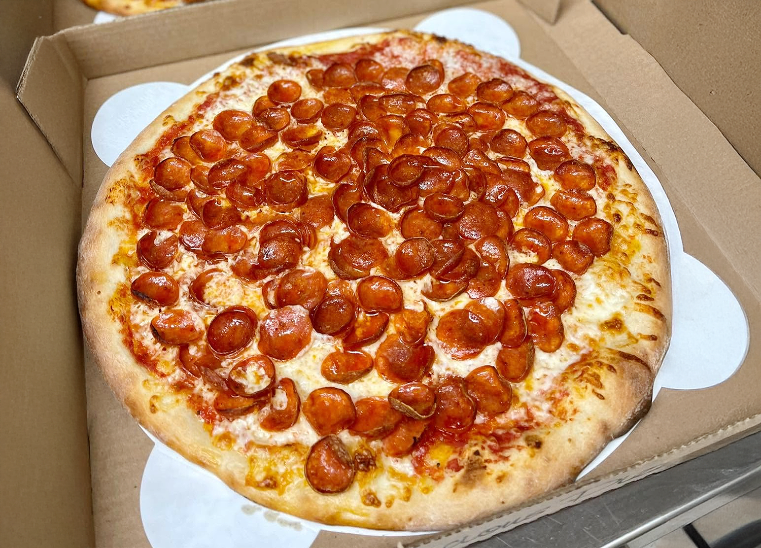 Photo 1 of 4: Jonuzi's Pizza