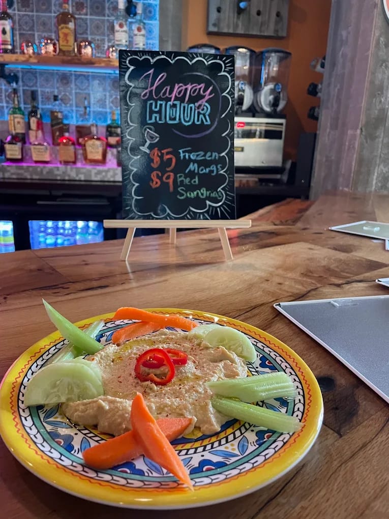 Sangria y Cerveza - Tapas Lounge