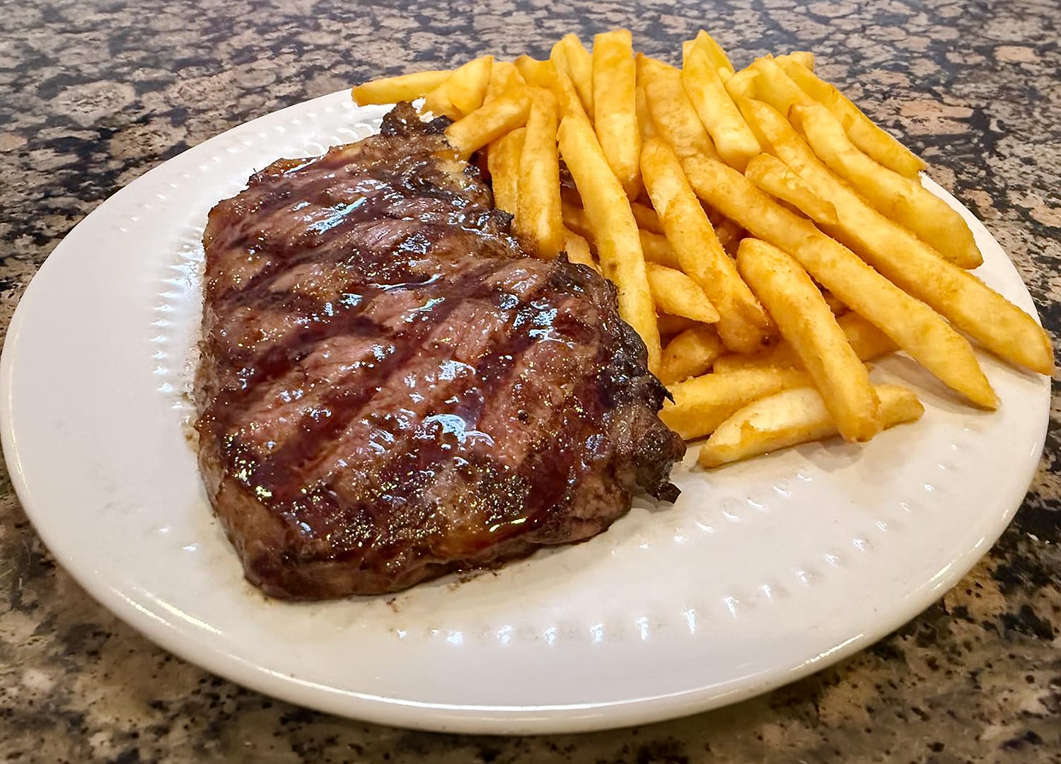 Aumer's Sports Bar & Grille