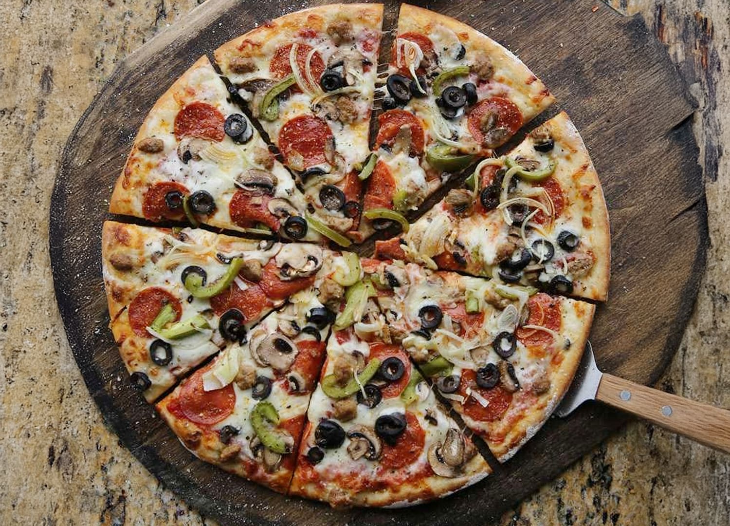 Photo 1 of 4: Massimos Pizza and Pasta