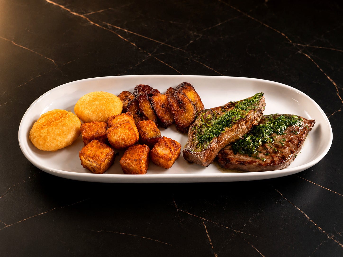 Eterna Restaurant & Lounge