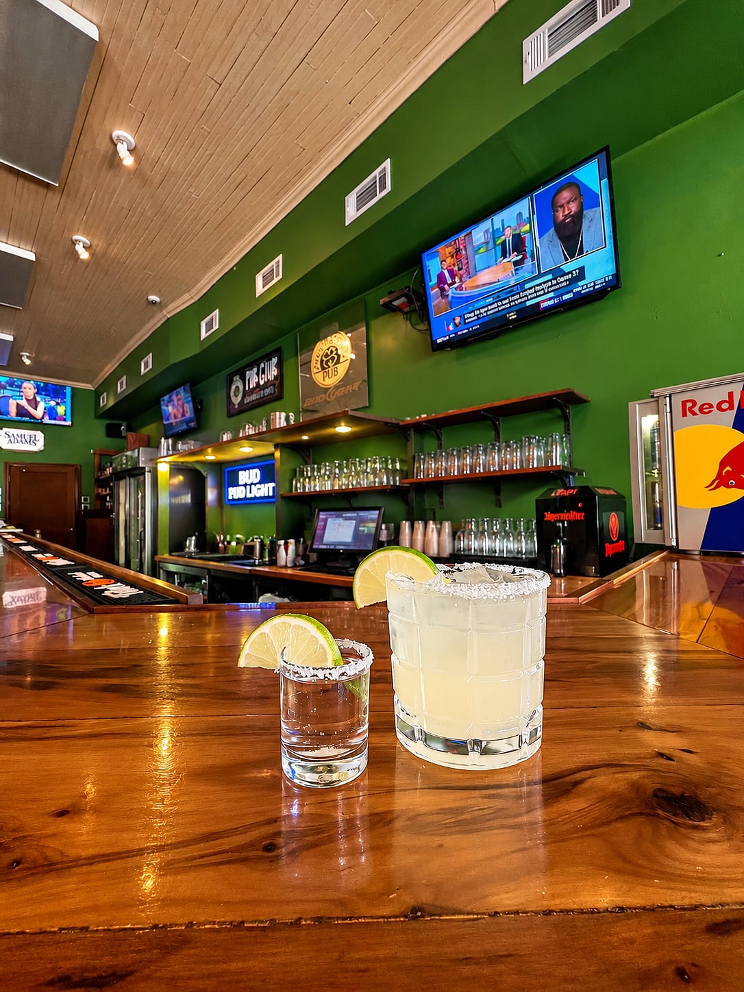 Chiefs Pub on Pine