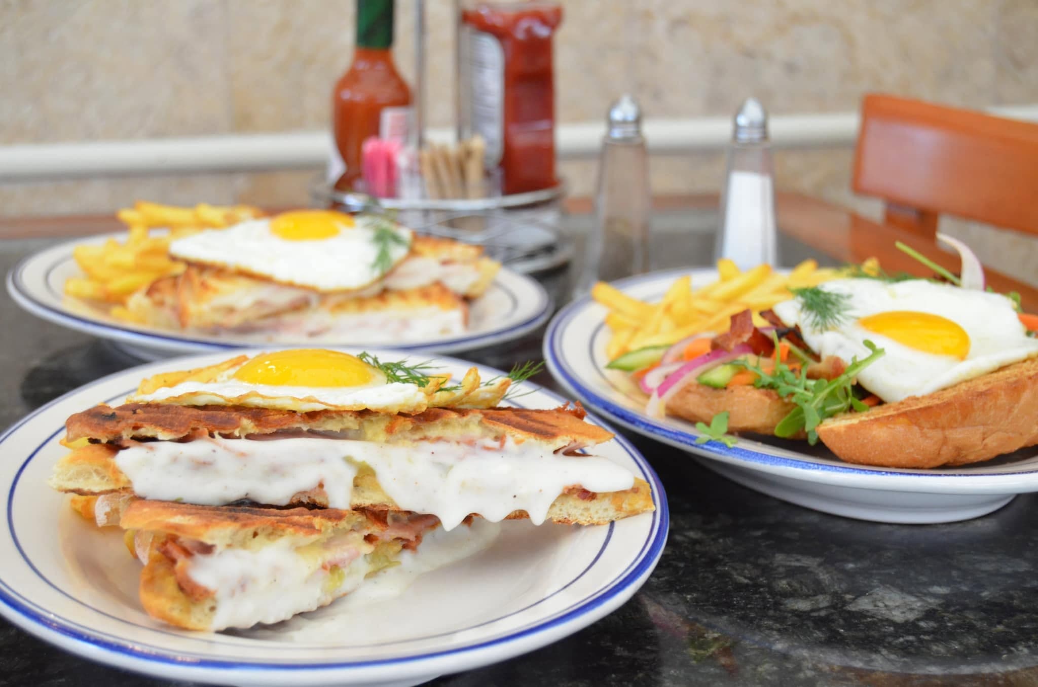 Photo 1 of 4: Seal Rock Inn Restaurant