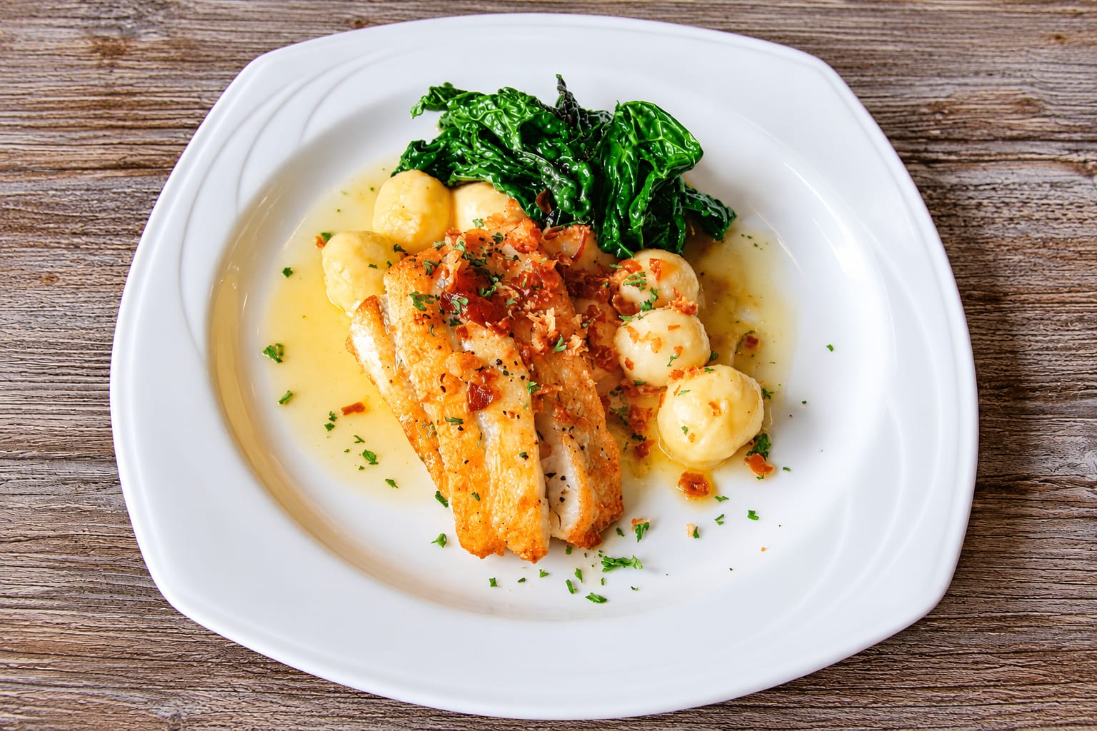 High Tide Seafood Bar & Grill