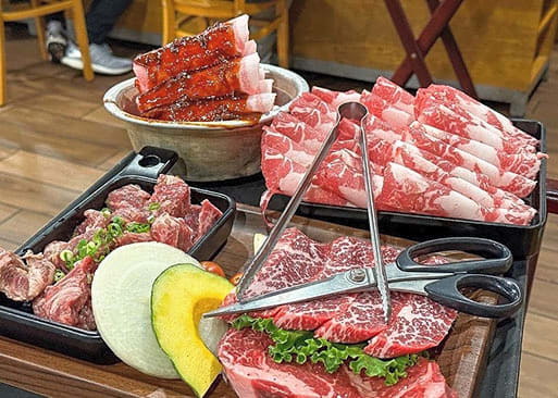 Photo 1 of 4: Saemaeul KBBQ by Paik Jong Won