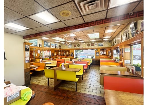 Louie's Texas Red Hots-Harlem Rd.