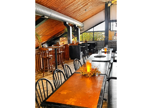 Parrot's Bar & Grill